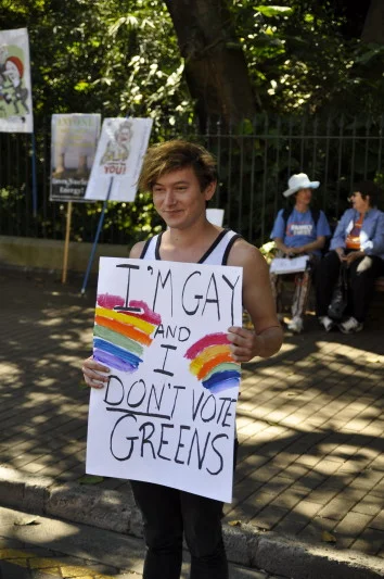 He made the sign himself and came on his own. Whatever you think of the argument, that is commitment.